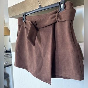 Blashe|Brown Faux Suede Belted Skort, Size Large•••70’s Style, CUTE